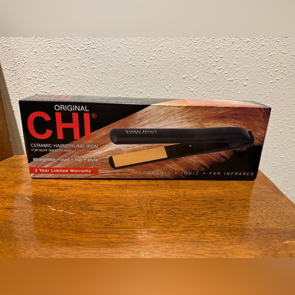 CHI Black and Gold Ceramic Hairstyling Iron